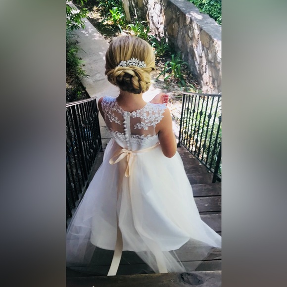 Gorgeous flower girl dress white/ivory/champagne , size 7/8. - Picture 4 of 6